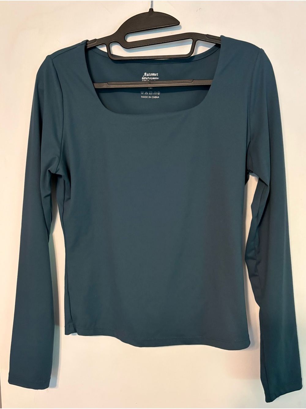 Automet Scoop Neck Long Sleeve Top in Teal Blue